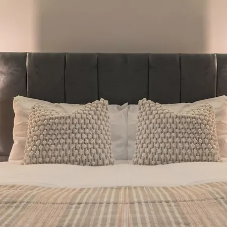 Triplex Penthouse Sleeps 14 River View Apartment *