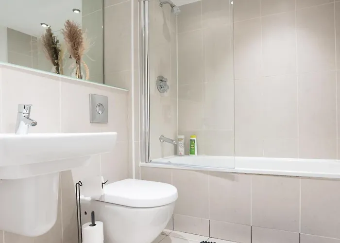 Triplex Penthouse Sleeps 14 River View