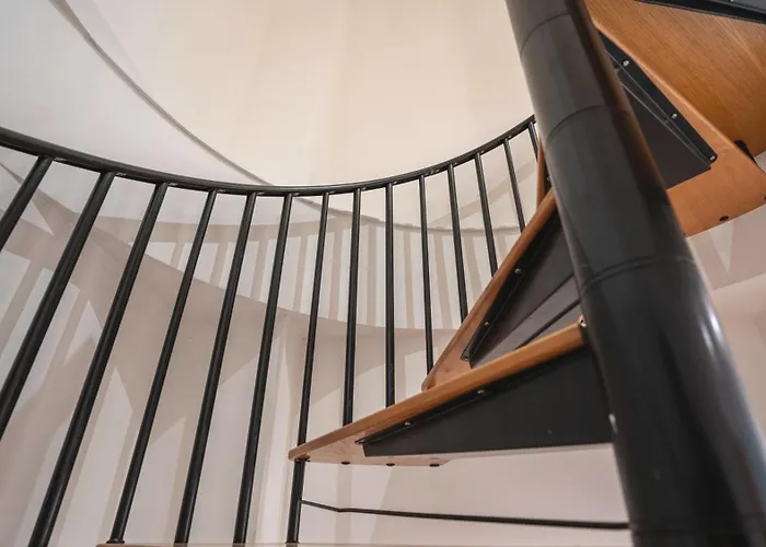 Triplex Penthouse Sleeps 14 River View Apartment