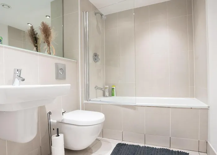 Apartment Triplex Penthouse Sleeps 14 River View