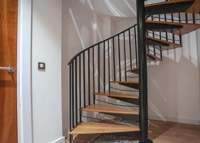 Apartment Triplex Penthouse Sleeps 14 River View