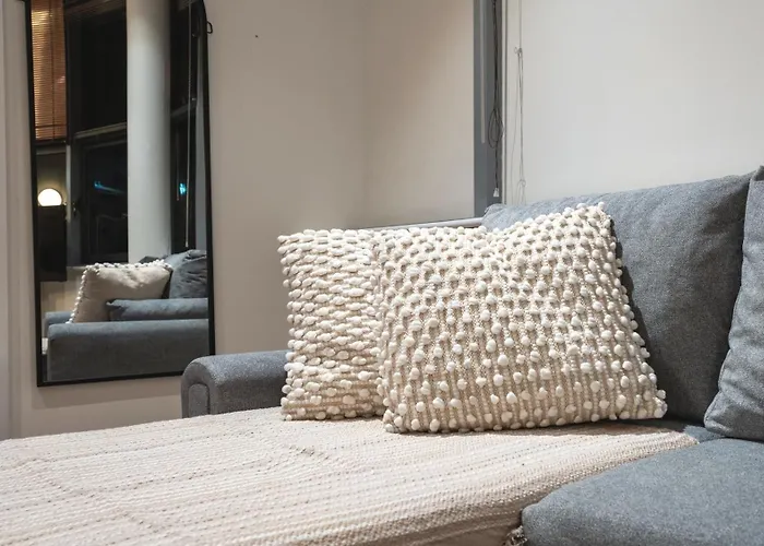 Triplex Penthouse Sleeps 14 River View