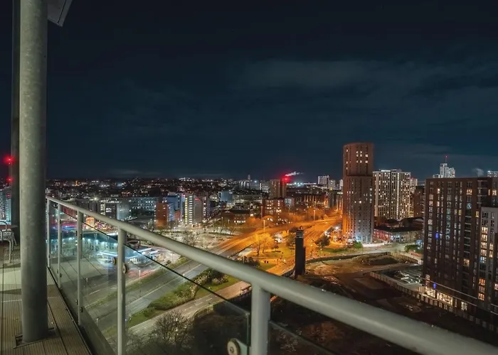 Apartment Triplex Penthouse Sleeps 14 River View